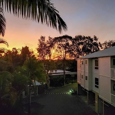 Luxury Top Floor Sunset Villa Noosaville Exterior photo