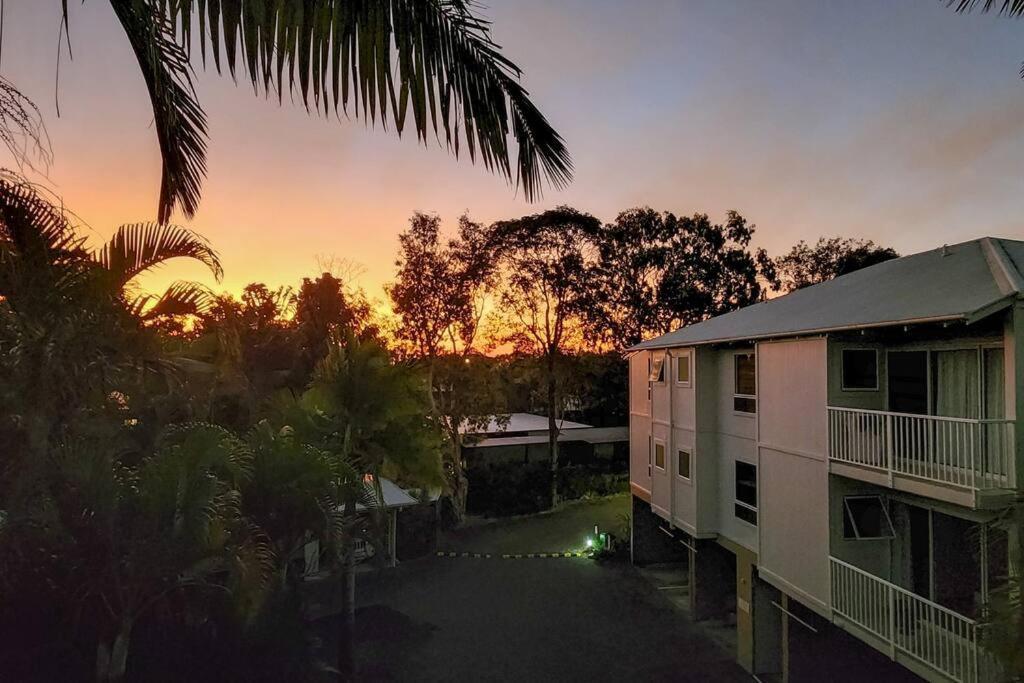 Luxury Top Floor Sunset Villa Noosaville Exterior photo